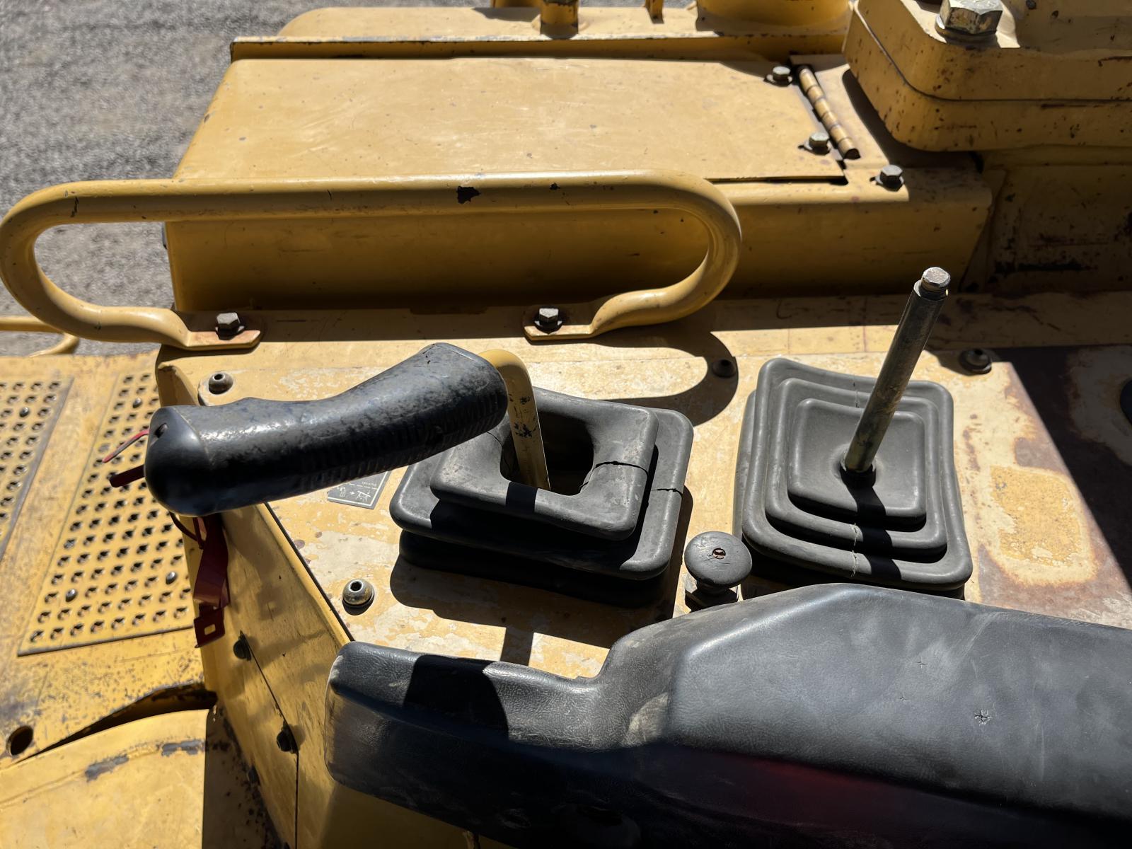 ./imagenes/INVOICE/2019/16898/TOPADOR FRONTAL CATERPILLAR D6R (26).JPG